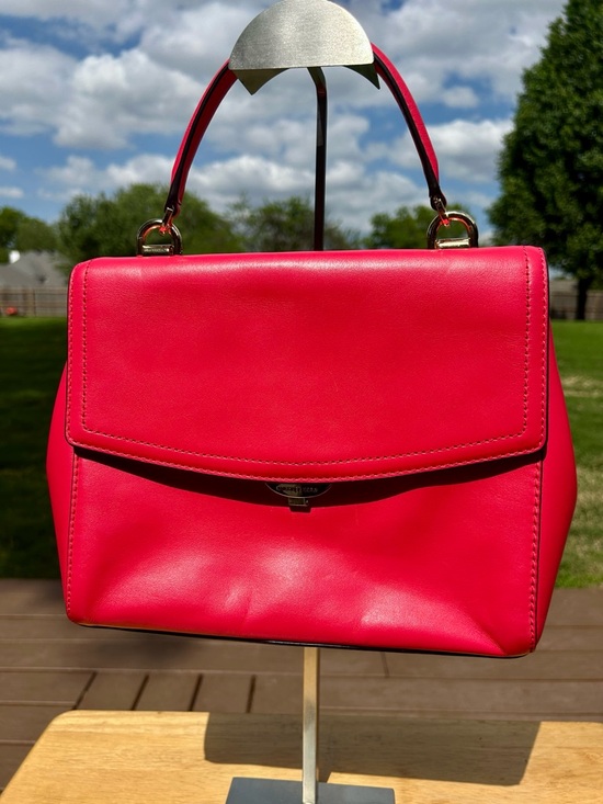 Michael Kors Handbags - Michael Kors Ultra Pink Ava Satchel EUC